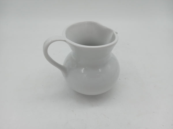 White jug 13 cm