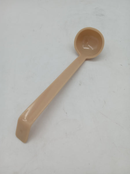 Cambro 8.5 inch ladle beige